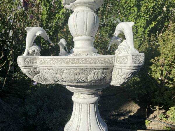 Gartenbrunnen rund aus Beton mit Delphinsujet, 165 cm hoch 5