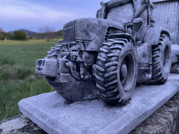 Blumentopf Beton gross, Traktor mit Anhänger zum Bepflanzen 6