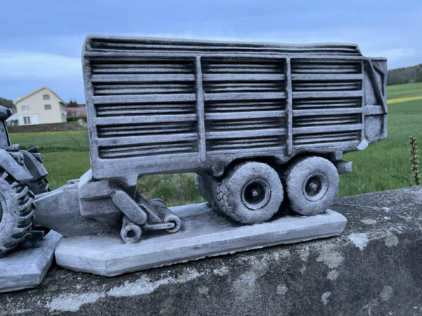 Blumentopf Beton gross, Traktor mit Anhänger zum Bepflanzen 5
