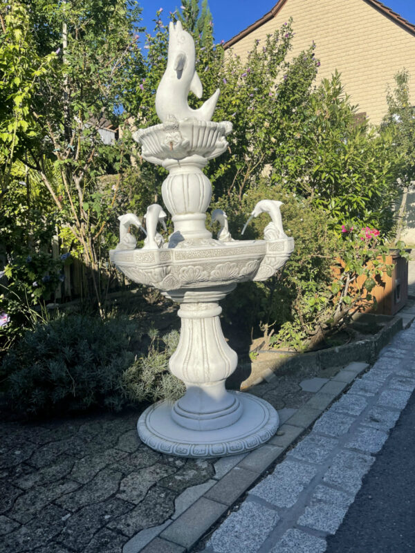 Springbrunnen für den Garten aus Steinguss, 165cm hoch 2