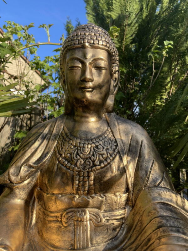 Buddha Figur auf Kissen sitzend, 70 cm hoch 10