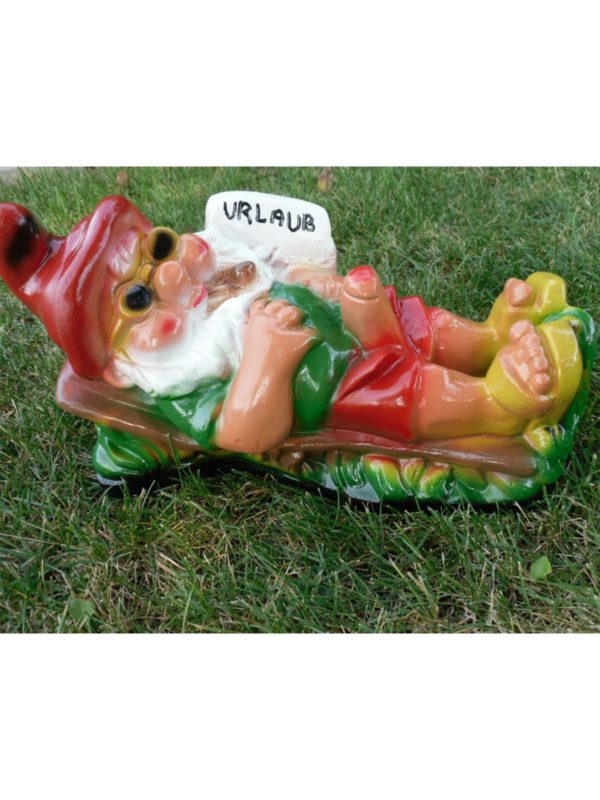 Deko Gartenzwerg im Urlaub auf Liegestuhl, 33 cm lang