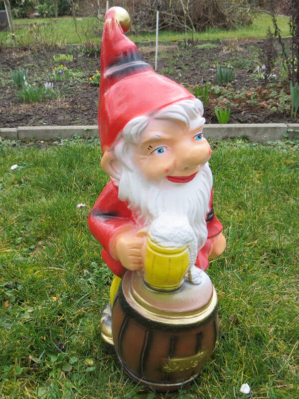 Kleiner Gartenzwerg mit Bier, 43 cm hoch