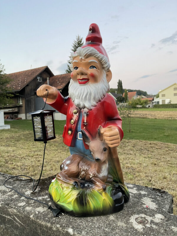 Grosser Gartenzwerg XXL beleuchtet, Laterne und Reh, H: 80cm 4