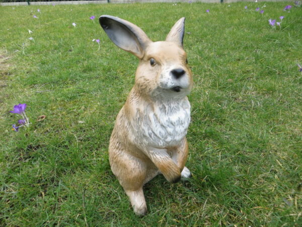 Hase für Osterdeko, auf Hinterpfoten sitzend, 35 cm hoch 2
