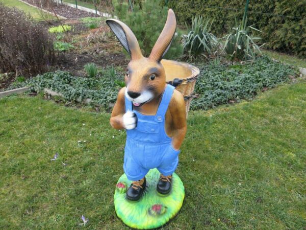 Grosser Osterhase mit leerer Kreze zum füllen, 110 cm hoch 7