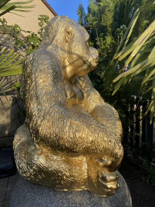 Deko Gorilla Jungtier in Gold, sitzend, 75 cm hoch 4