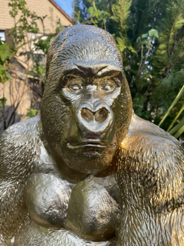 Deko Gorilla Jungtier in Gold, sitzend, 75 cm hoch 8