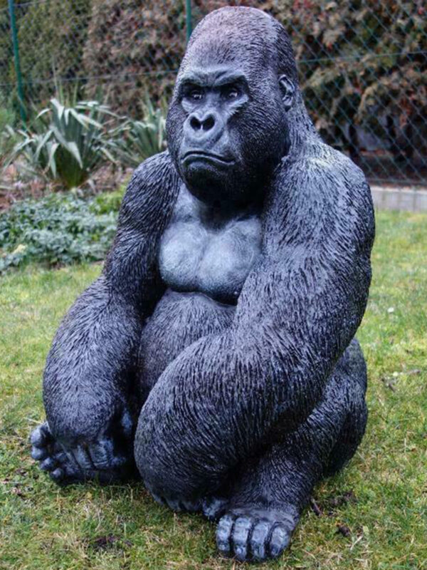 Junger Gorilla, sitzende Dekofigur, 75 cm hoch 8