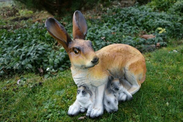 Gartenfigur Hasenweibchen mit 3 Jungen, 35 cm hoch 6