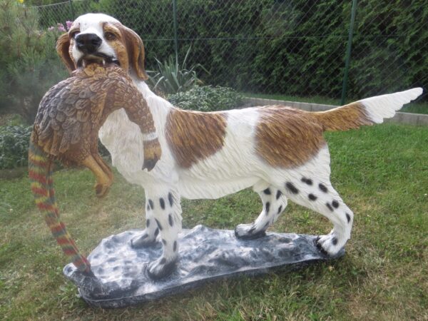 Jagdhund mit Beute als Gartendeko für den Jäger, 125cm lang