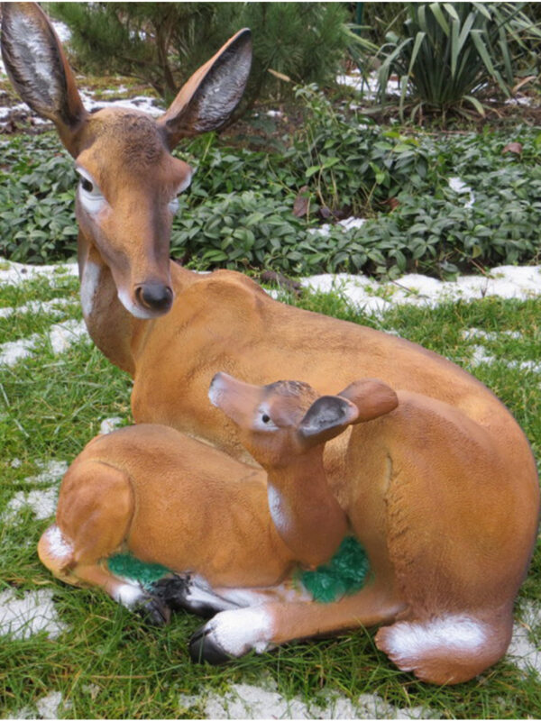 Gartendeko Figur Hirschkuh mit Kalb, 42 cm hoch