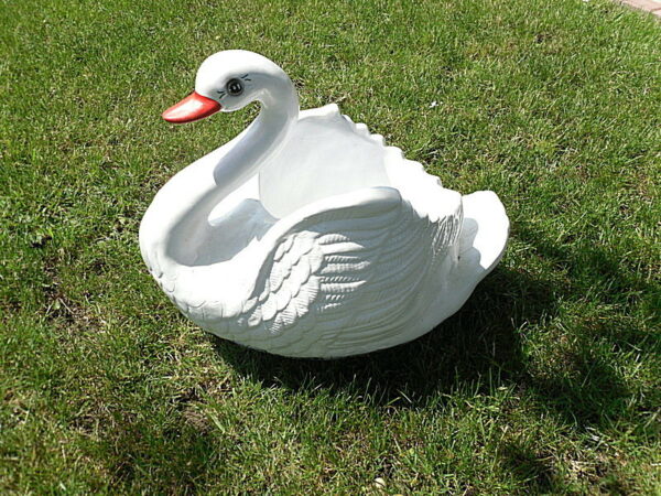Schwanenfigur als Blumentopf, 45 cm lang 3
