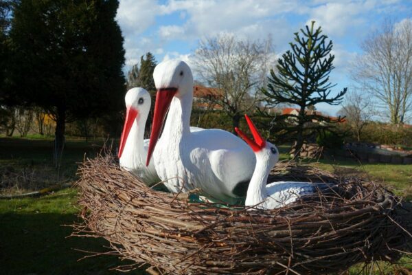 3er Storchenfamilie im Nest als Gartendeko, Ø 80 cm 2