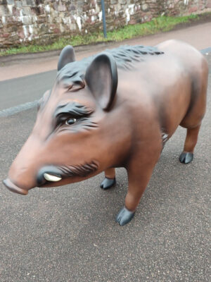 Grosse Eberfigur für den Garten, 125 cm lang