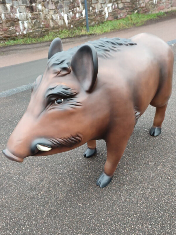 Grosse Eberfigur für den Garten, 125 cm lang