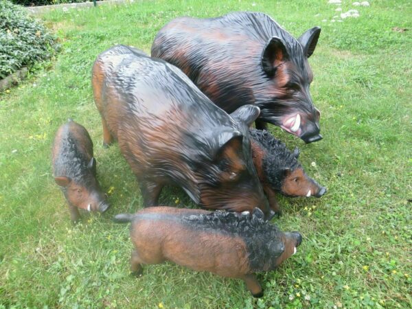 Wildschwein-Rotte mit Keiler, Bache, 3 Frischlinge, Gartendeko 10