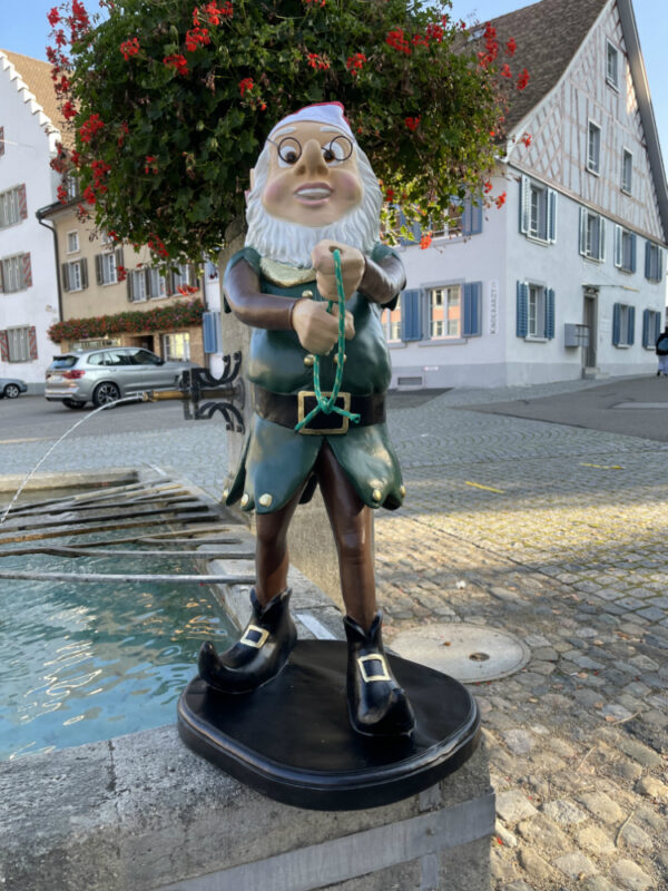 Grosse Dekofigur Weihnachtself, 90 cm hoch