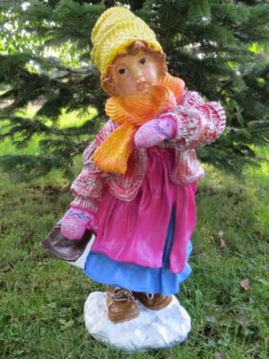 Grosse Weihnachtsdeko Figur Mädchen mit Buch, 75 cm hoch